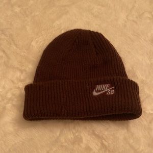✨Nike SB Maroon Beanie✨
